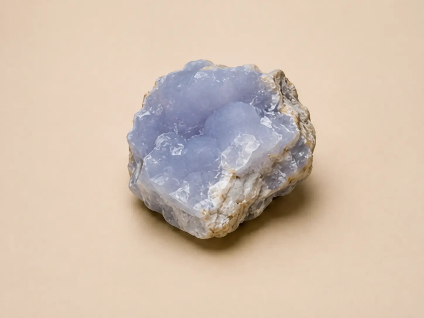 Zachtblauw mineraalprofiel van blauwe chalcedoon