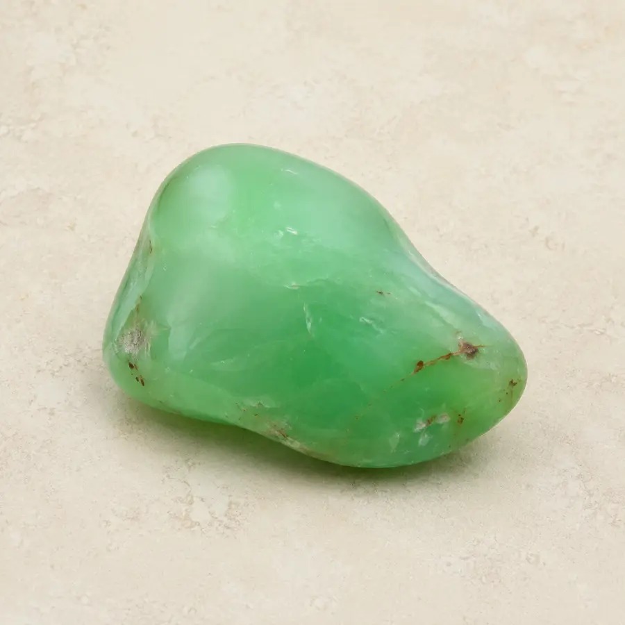 Appelgroene natuurlijke chrysopraas met zachte doorschijnende gloed