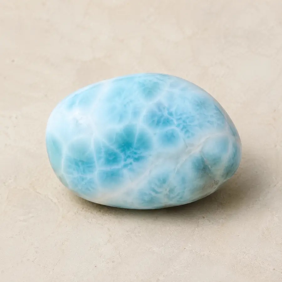 Blauw-witte natuurlijke larimar met golvende tekening